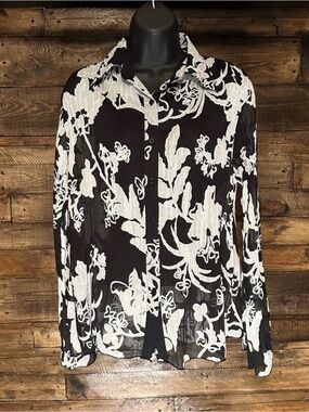 Cathaya Elegant Black and White Floral Crinkle Blouse